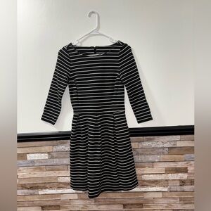 Banana Republic Black and White Long Sleeve Dress Size 2